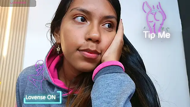 Pocahontaxxx1 live sex cam