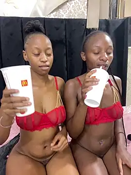 SexyPetitex25 live sex cam