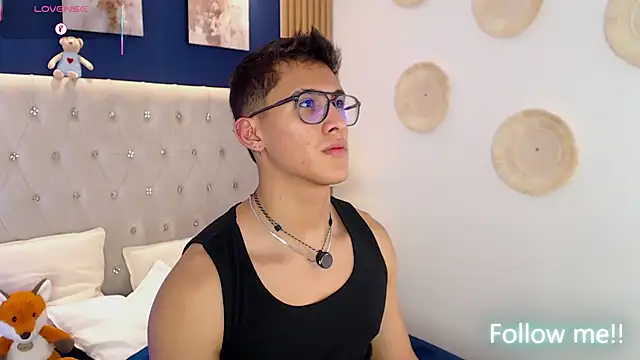 SalvadorFit live sex cam