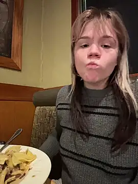 Cutiepiespanks live sex cam