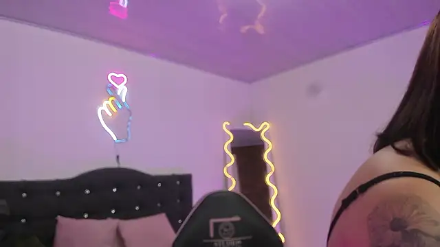 oliviia_tay's cam snapshot