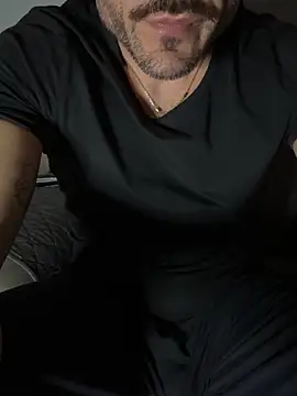 giovan2020 live sex cam