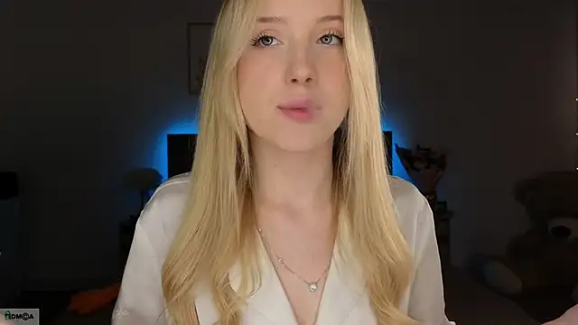 adele_armass's cam snapshot