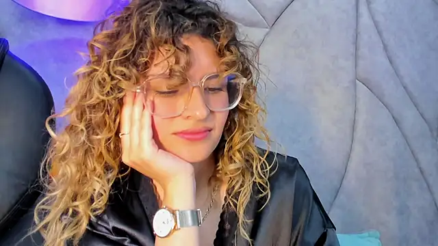 Emili_Rousee_'s cam snapshot