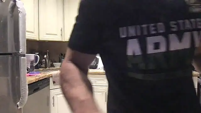 BigGuyMuscle live sex cam