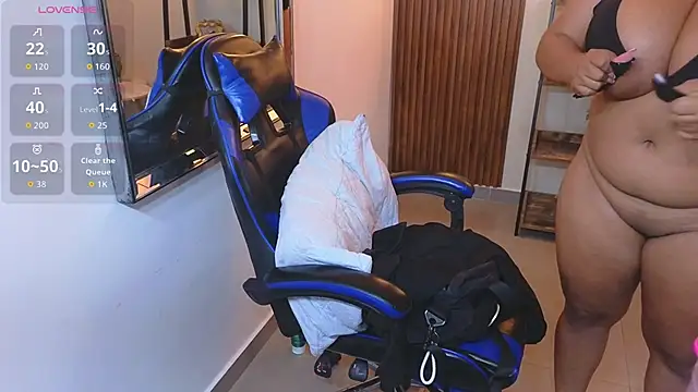 Kenya--Buhle live sex cam