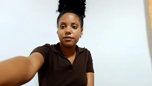 EsterSantopietro's cam snapshot