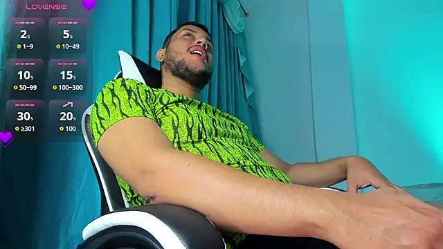 Hot_Latinoboy_'s cam snapshot