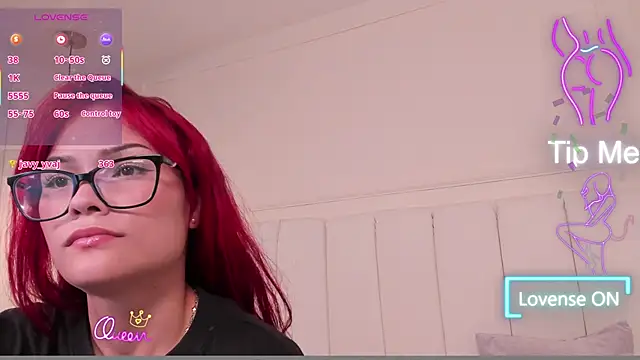 mae_lyra's cam snapshot