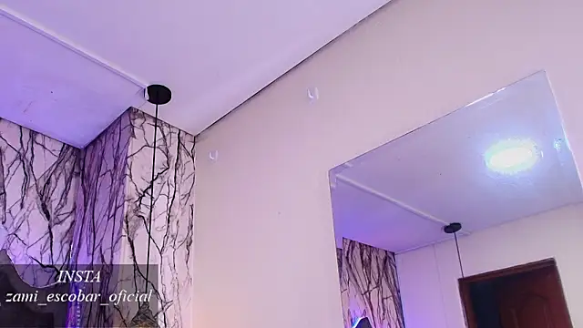 Zami_Escobar_of's cam snapshot
