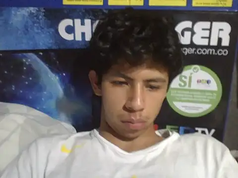 Carlos_Albert02's cam snapshot