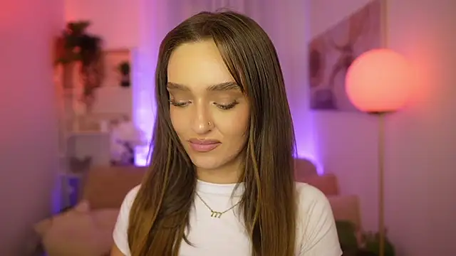 Clara_Nia's cam snapshot