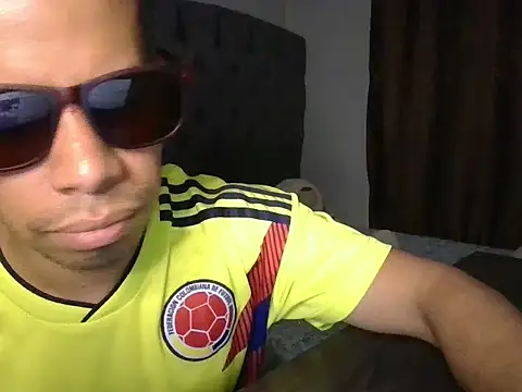 WILD_BIGCOCK35's cam snapshot