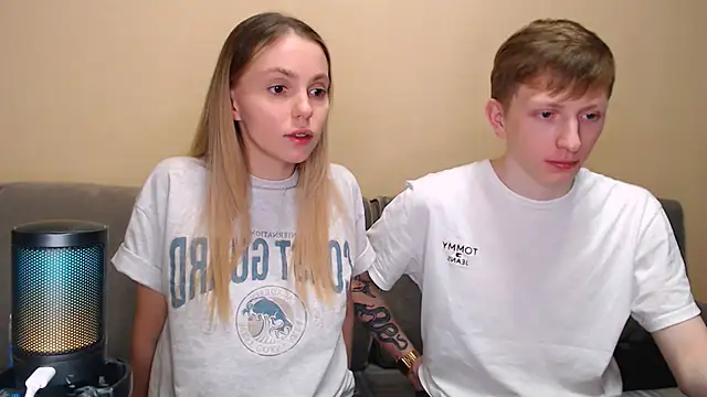 juliaanddima's cam snapshot