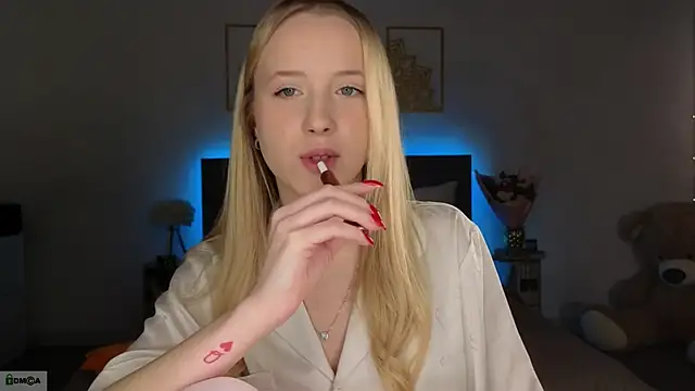 adele_armass's cam snapshot