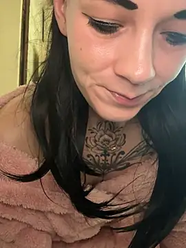 Feuchtes_traumchenn live sex cam