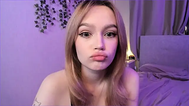 MiaRanki live sex cam