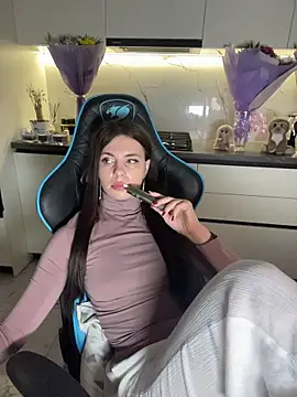 CurlyLara live sex cam