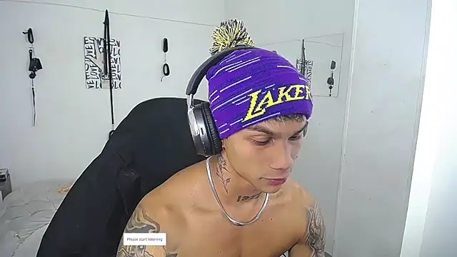 Leonard_Price live sex cam