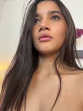 AlessiaVallmont live sex cam