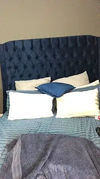 SultryBusty's cam snapshot