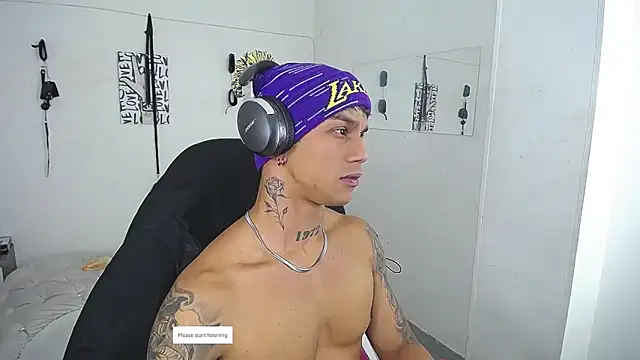 Leonard_Price live sex cam