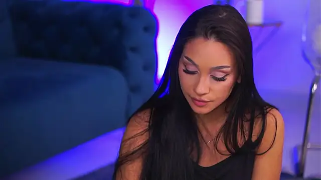 NinaSolenne live sex cam