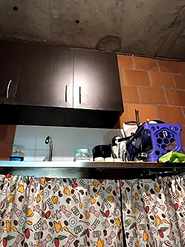 Nanybaker95 live sex cam