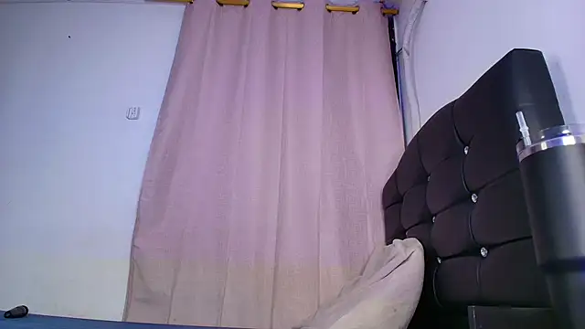 Mia_depp live sex cam