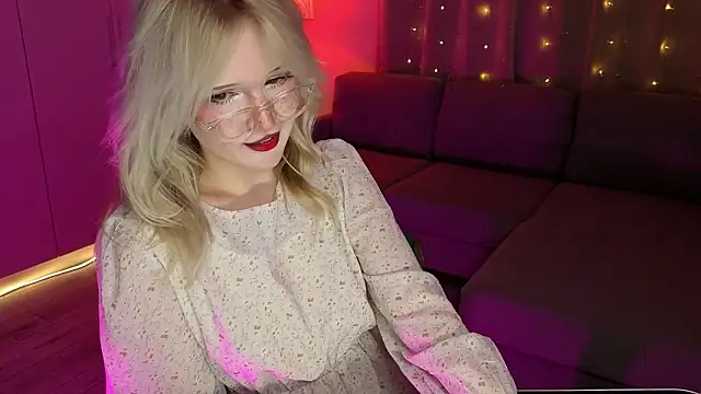 Mary_Piersen's cam snapshot