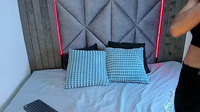 NickyEvanss__'s cam snapshot