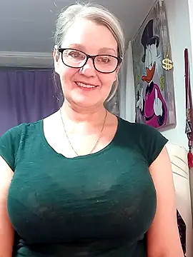 irinamaux live sex cam