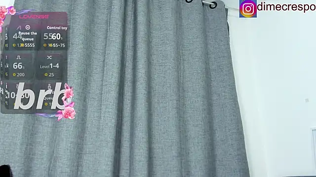 sexy_curly1's cam snapshot