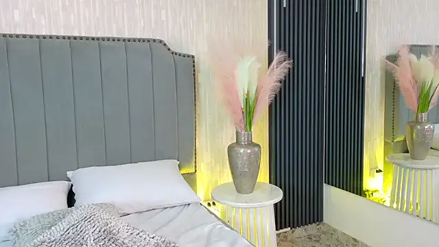 Tifany_boobsgb's cam snapshot