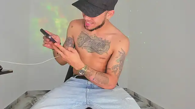 mikee_scooth's cam snapshot