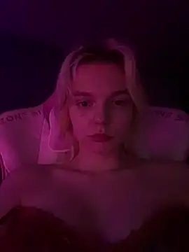 JesterBunny's cam snapshot