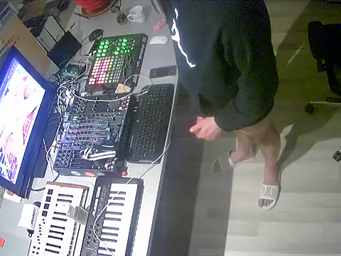 gryzoon's cam snapshot