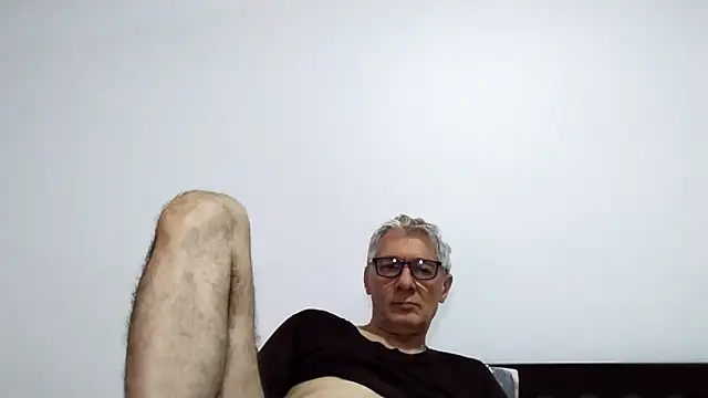 BIGUNCUTHARDCOCK live sex cam