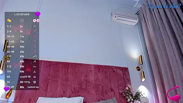 Mayzzie live sex cam