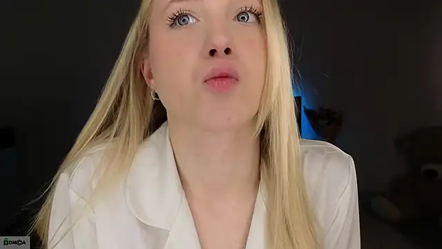 adele_armass's cam snapshot