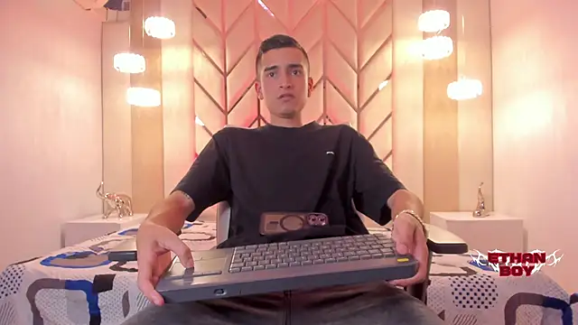 Ethan_Boy_ live sex cam