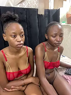 SexyPetitex25 live sex cam