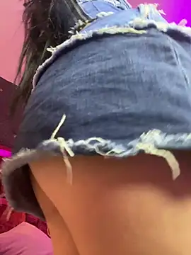 Veronicaa_lodge1's cam snapshot