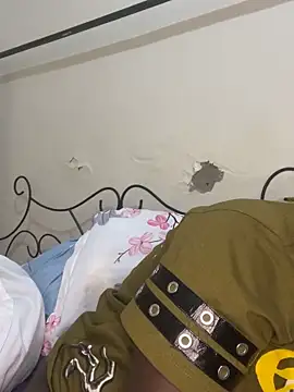 sweet18creamybigpussy's cam snapshot