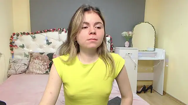 TinaRedly live sex cam