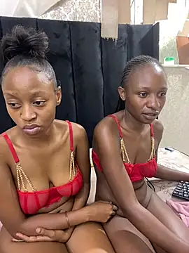 SexyPetitex25 live sex cam