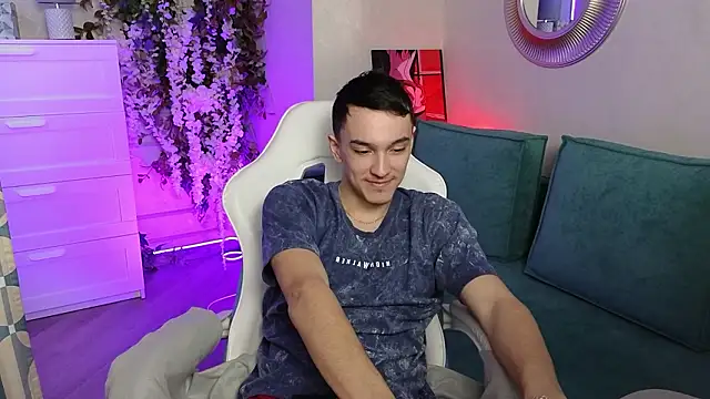 MoonlinSkinn live sex cam