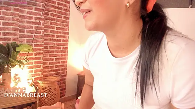 Ivannabreast_Official live sex cam