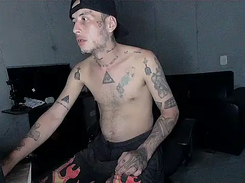patrik_tattoo_'s cam snapshot