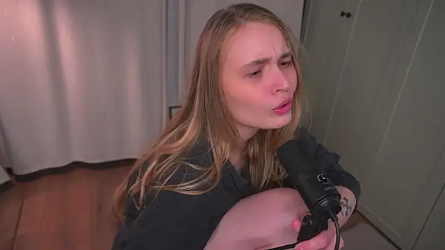 lisa_schiele's cam snapshot